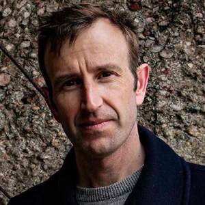 Headshot of Robert Macfarlane